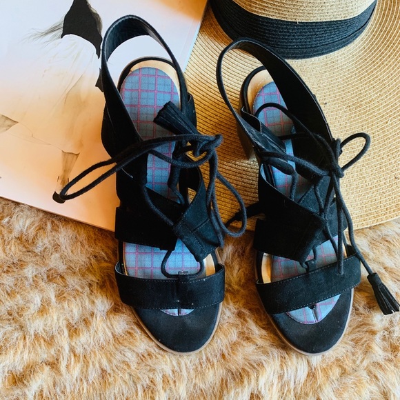 A.n.a block heel Sandals, Black 7.5 - Picture 3 of 4